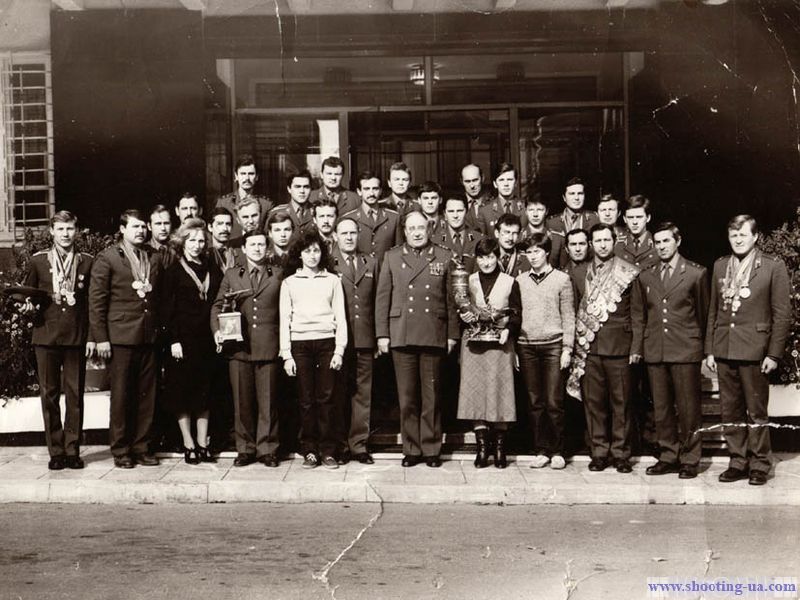 Команда Прикарпатского военного округа с руководством. В центре справа с медалями Старинский Степан Иванович