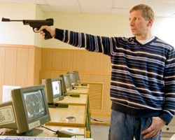 Стрельба. Уроки чемпиона, Интервью с Заслуженным мастером спорта, Олимпийским чемпионом и чемпионом мира Михаилом Неструевым, Краткий репортаж с тренировки